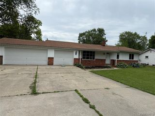 5347 Mapletree Drive, Flint, MI 48532