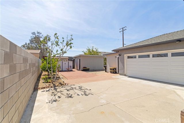 8996 Newport, Fontana, CA 92335
