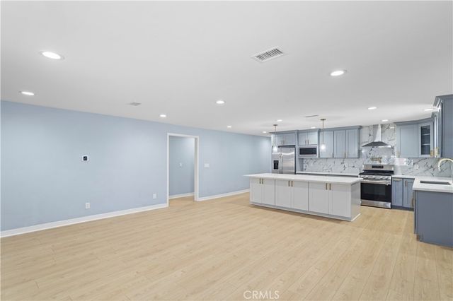 8996 Newport, Fontana, CA 92335