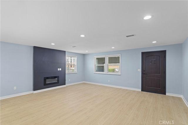 8996 Newport, Fontana, CA 92335