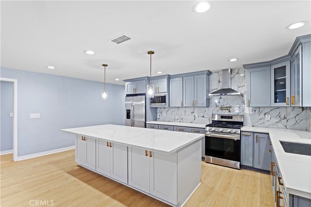 8996 Newport, Fontana, CA 92335