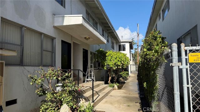 1606 Barry, Los Angeles, CA 90025