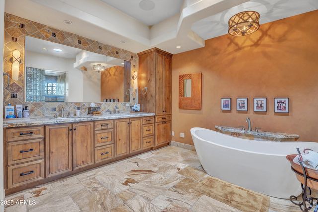 10040 E HAPPY VALLEY Road 64, Scottsdale, AZ 85255