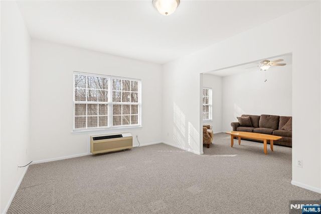 4 Richmond Road 215, West Milford, NJ 07480