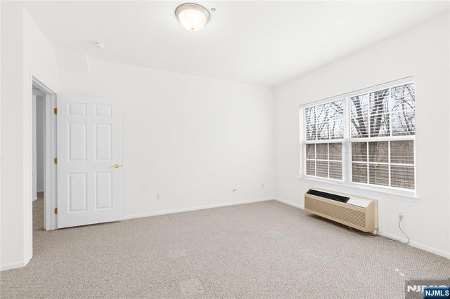 4 Richmond Road 215, West Milford, NJ 07480