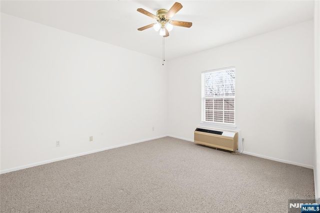 4 Richmond Road 215, West Milford, NJ 07480