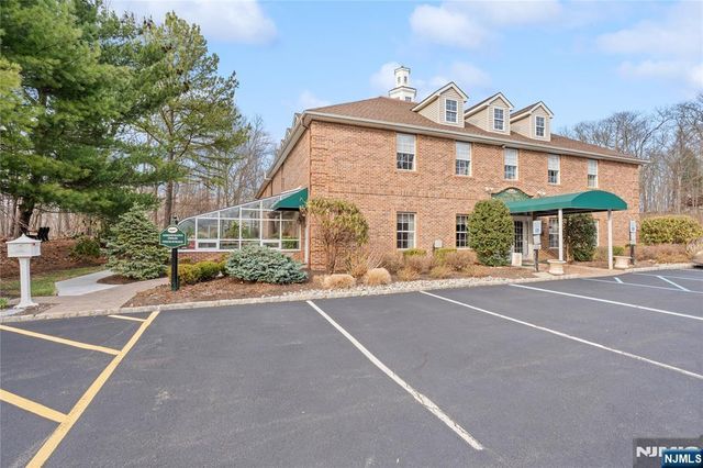 4 Richmond Road 215, West Milford, NJ 07480