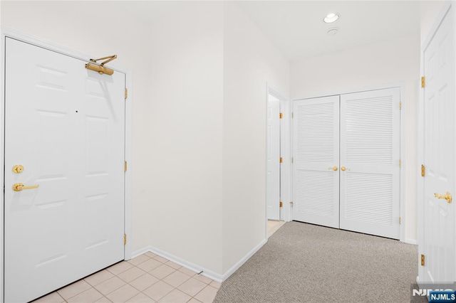 4 Richmond Road 215, West Milford, NJ 07480