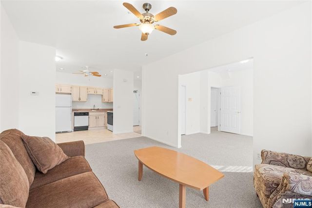 4 Richmond Road 215, West Milford, NJ 07480