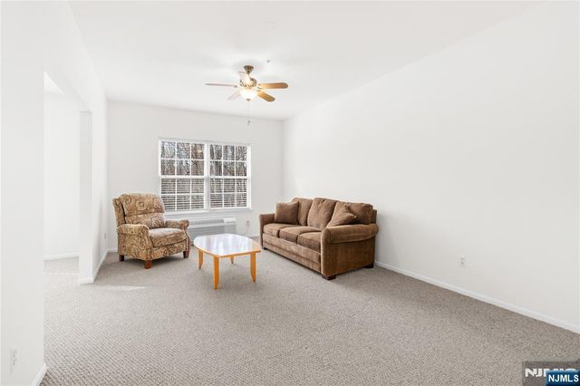 4 Richmond Road 215, West Milford, NJ 07480