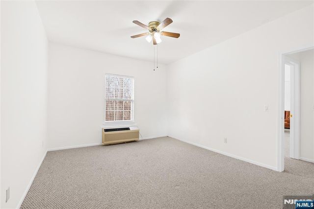 4 Richmond Road 215, West Milford, NJ 07480