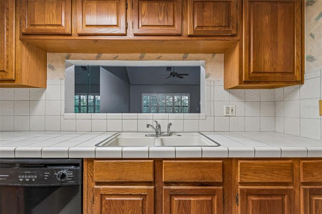 2830 COUNTRYSIDE BOULEVARD 223, Clearwater, FL 33761
