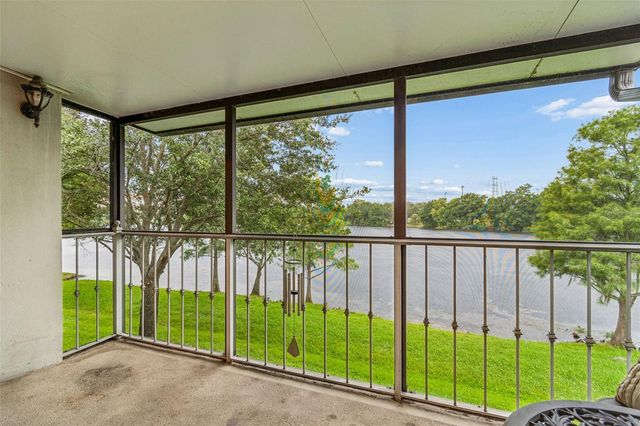 2830 COUNTRYSIDE BOULEVARD 223, Clearwater, FL 33761