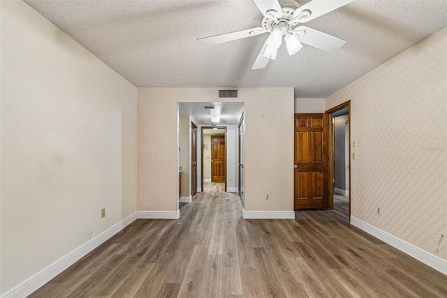 2830 COUNTRYSIDE BOULEVARD 223, Clearwater, FL 33761