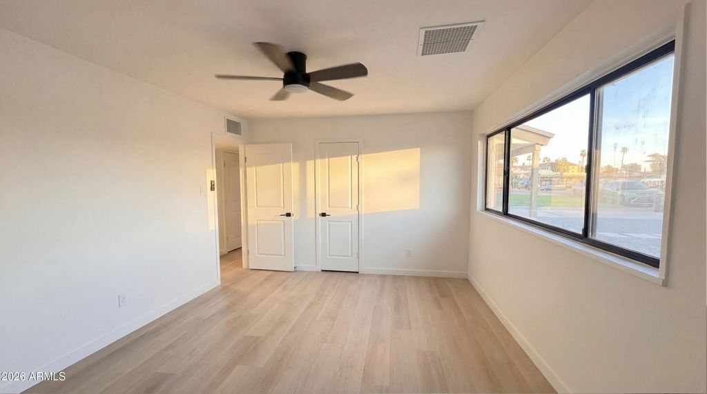 Image 12 of property listing at 2824 N 71st Place, Scottsdale, AZ 85257