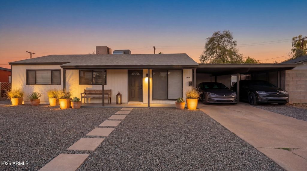 Image 16 of property listing at 2824 N 71st Place, Scottsdale, AZ 85257