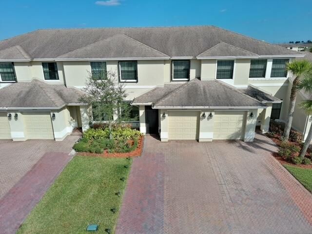 10106 W Villa Circle, Vero Beach, FL 32966