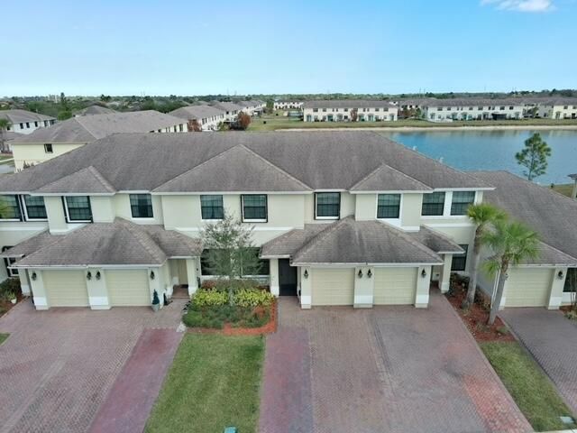 10106 W Villa Circle, Vero Beach, FL 32966