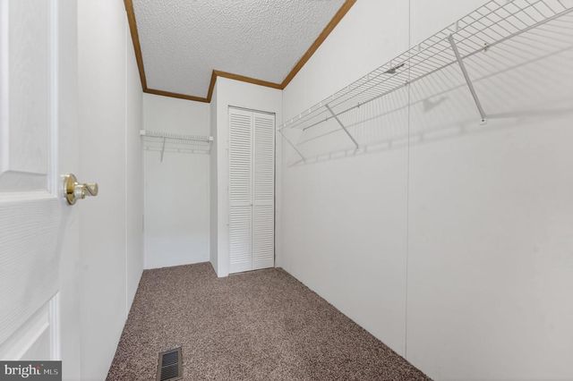 36 BENTWOOD CIR, Harleysville, PA 19438