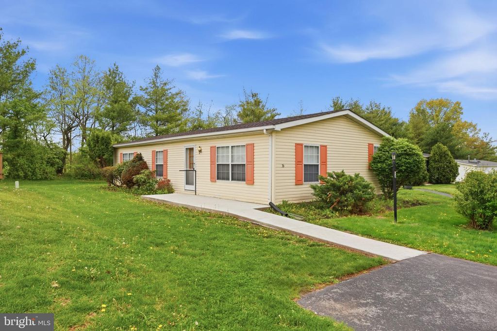 36 BENTWOOD CIR, Harleysville, PA 19438