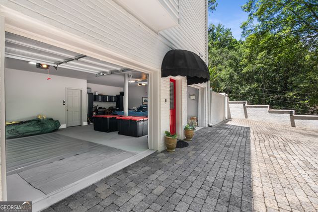 9035 River Run, Sandy Springs, GA 30350