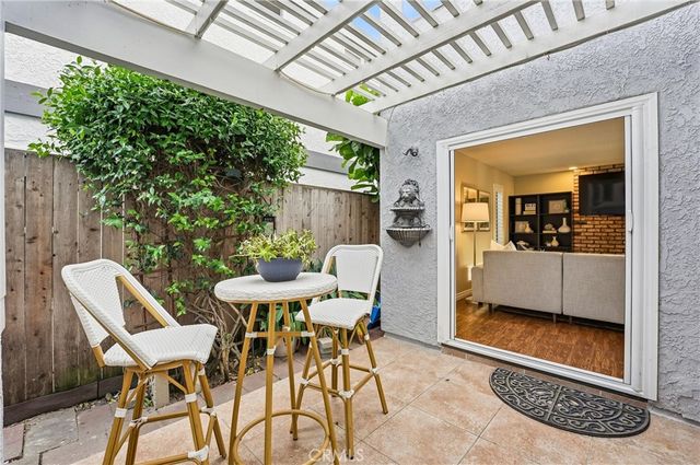 219 Memphis Ave, Huntington Beach, CA 92648
