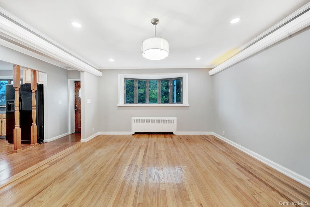 634 Leonard Avenue, Uniondale, NY 11553 — photo 3