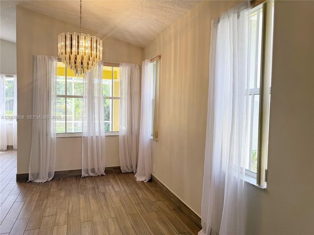 756 Sand Creek Cir, Weston, FL 33327