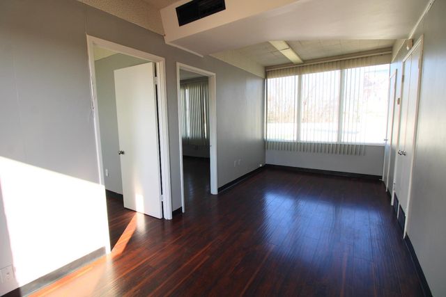 2801 N Blackstone Avenue, Fresno, CA 93703