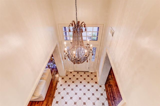 931 W RIVERWALK DR, Memphis, TN 38120