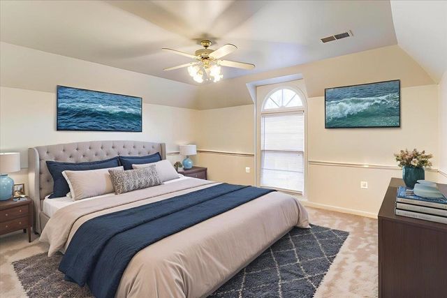 931 W RIVERWALK DR, Memphis, TN 38120