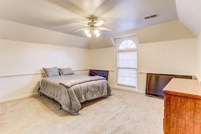 931 W RIVERWALK DR, Memphis, TN 38120