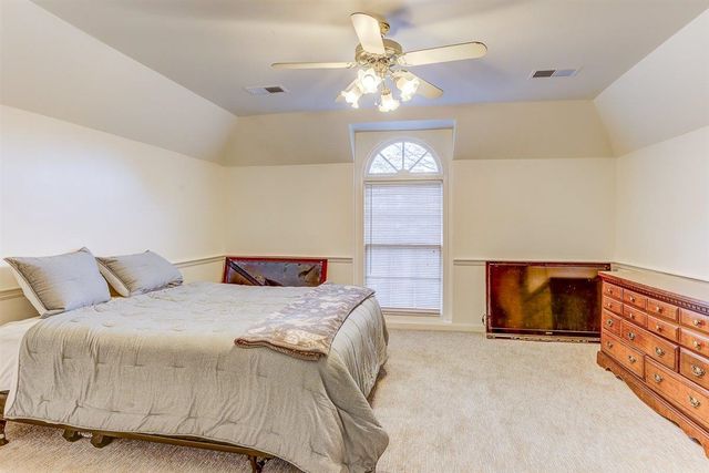 931 W RIVERWALK DR, Memphis, TN 38120