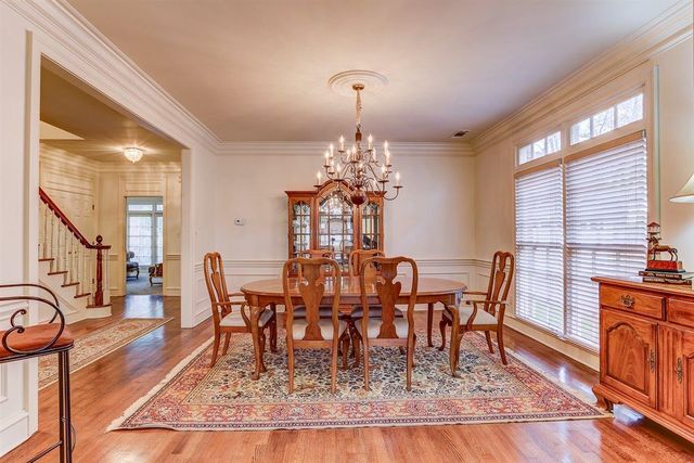 931 W RIVERWALK DR, Memphis, TN 38120