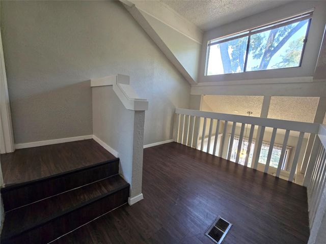 1713 Cinnamon PATH A, Austin, TX 78704
