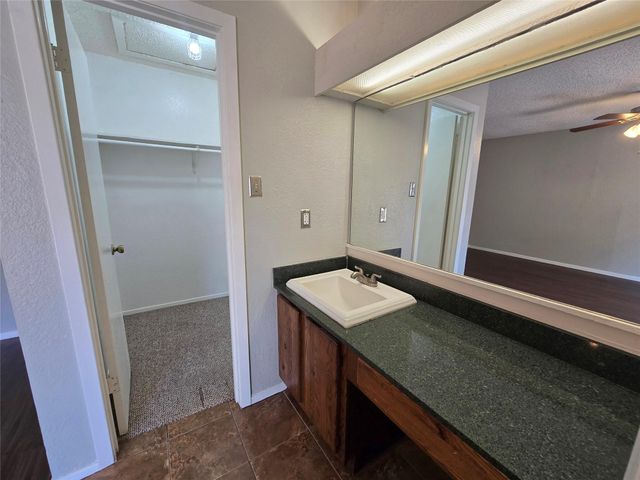 1713 Cinnamon PATH A, Austin, TX 78704