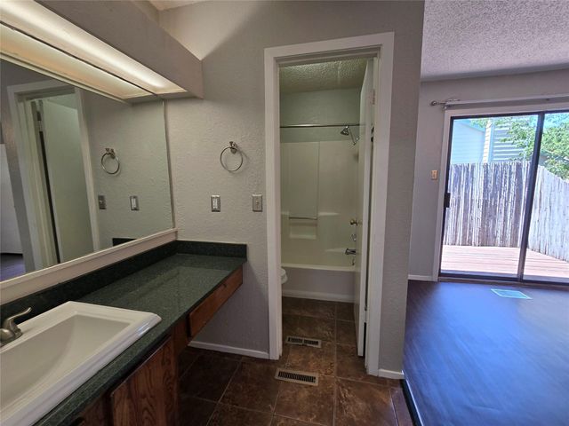 1713 Cinnamon PATH A, Austin, TX 78704