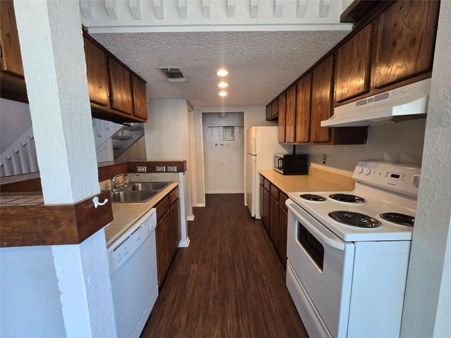 1713 Cinnamon PATH A, Austin, TX 78704