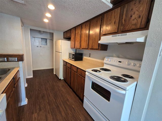 1713 Cinnamon PATH A, Austin, TX 78704