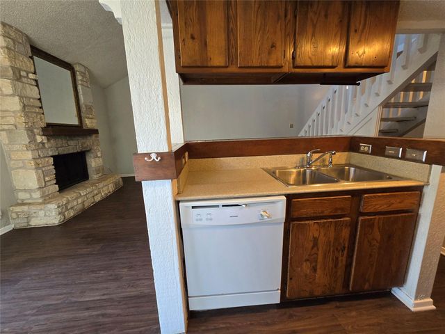 1713 Cinnamon PATH A, Austin, TX 78704