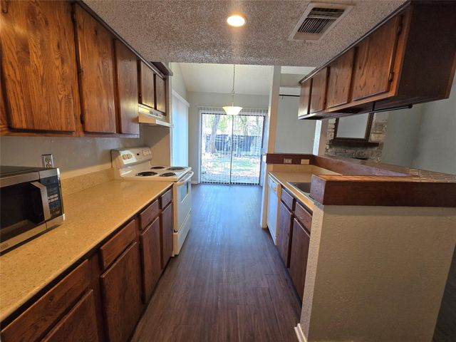 1713 Cinnamon PATH A, Austin, TX 78704