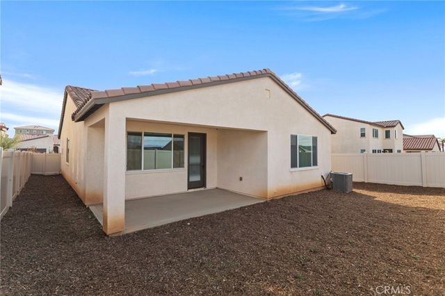 36932 Buccella, Beaumont, CA 92223