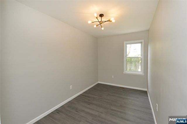 23 Bayview Avenue, Jersey City, NJ 07305