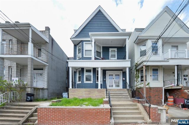 23 Bayview Avenue, Jersey City, NJ 07305