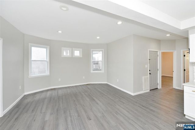 23 Bayview Avenue, Jersey City, NJ 07305