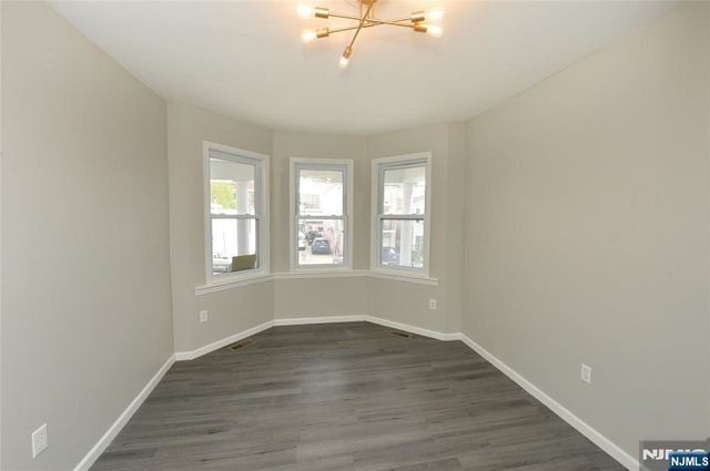 23 Bayview Avenue, Jersey City, NJ 07305