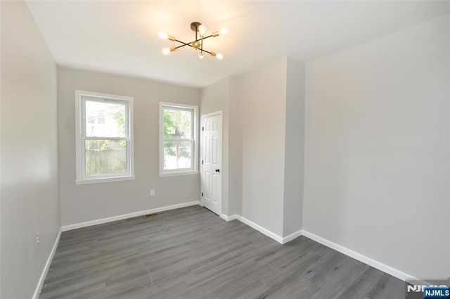 23 Bayview Avenue, Jersey City, NJ 07305