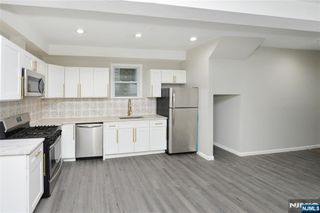 23 Bayview Avenue, Jersey City, NJ 07305