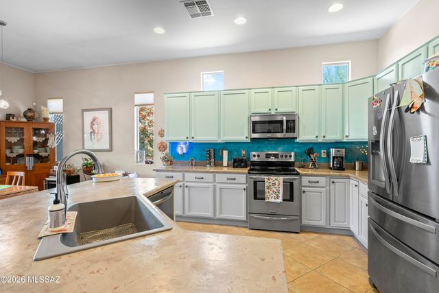 470 W Calle Artistica, Green Valley, AZ 85614