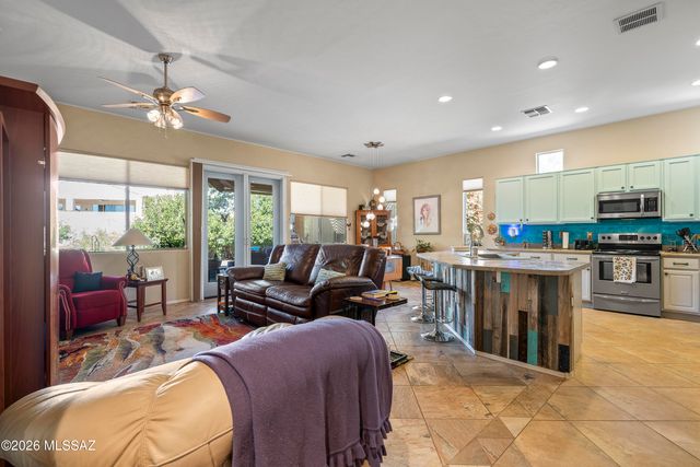 470 W Calle Artistica, Green Valley, AZ 85614